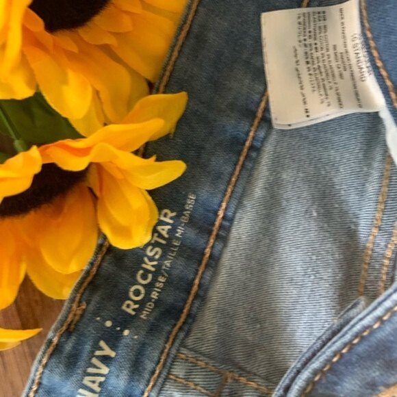 Old Navy Rockstar Mid-Rise‎ Size 10 Jeans - Picture 11 of 14